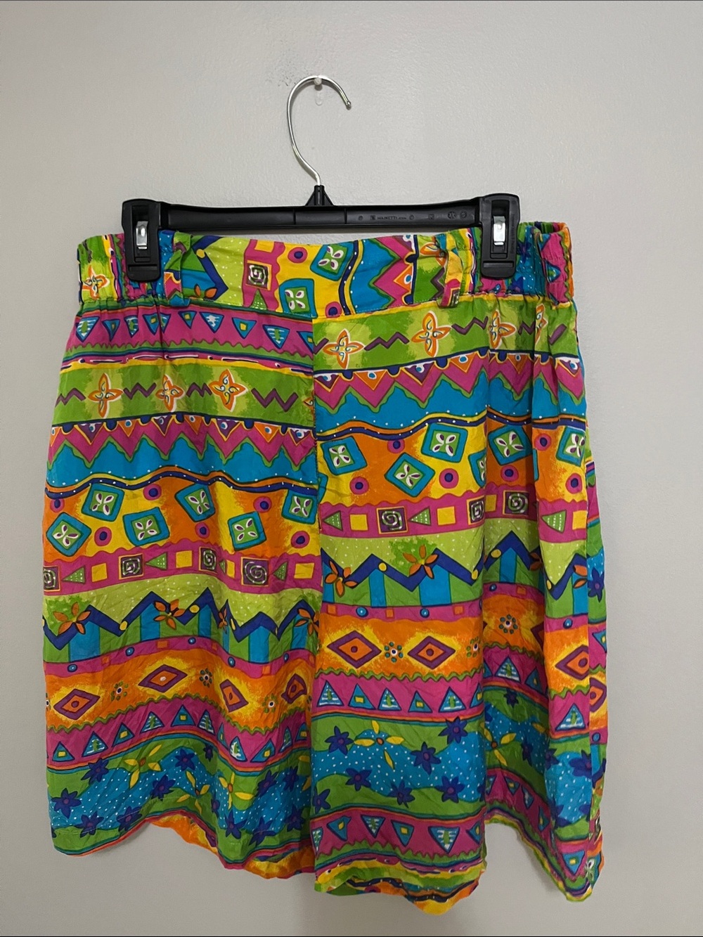 Oscar De La Renta Expressions 100% Silk Vibrant Patterned Shorts